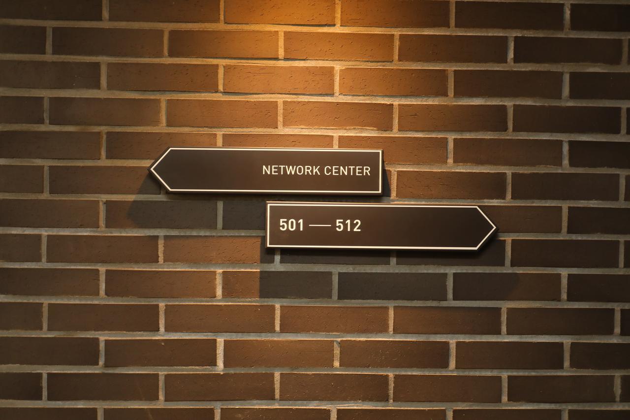 The First Hotel Changwon Esterno foto